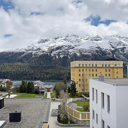 Sb28 - Cresta Jagd, Holz, Aussicht, Parkplatz * Sankt Moritz